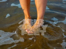 isissexyfeet_beach_10