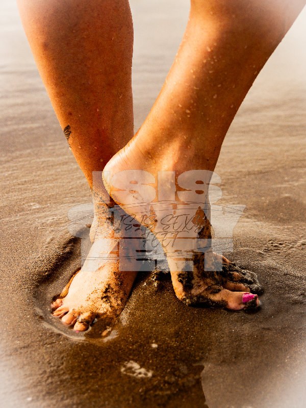 isissexyfeet_beachsexy_15