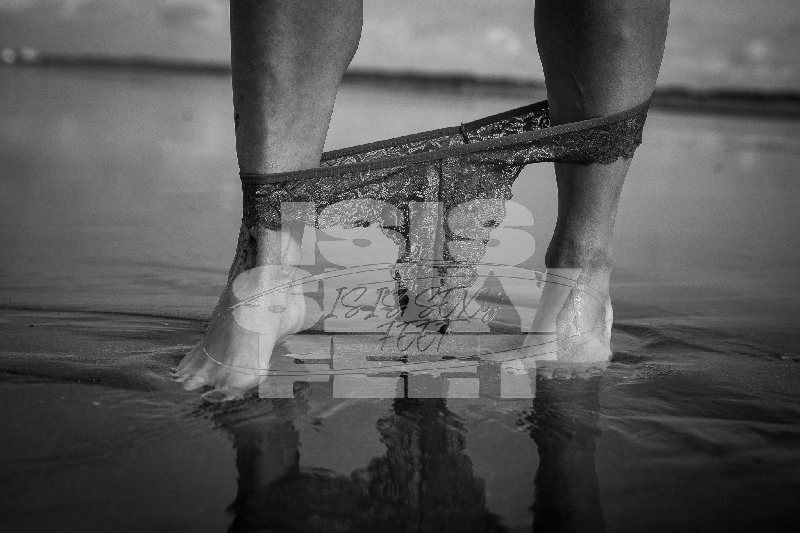 isissexyfeet_beachsexy_34