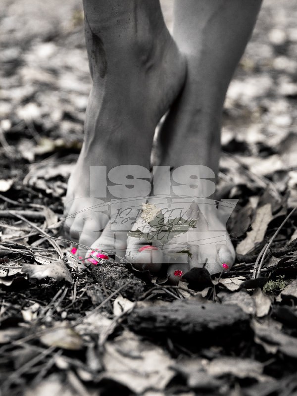 isissexyfeet_forest_15