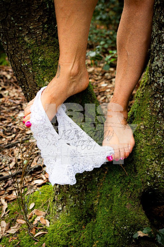 isissexyfeet_forest_27