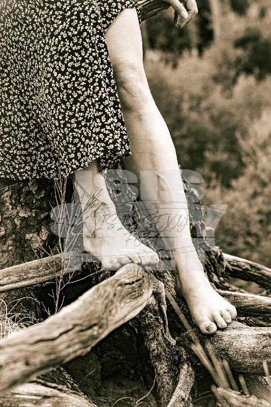 isissexyfeet_forest_29