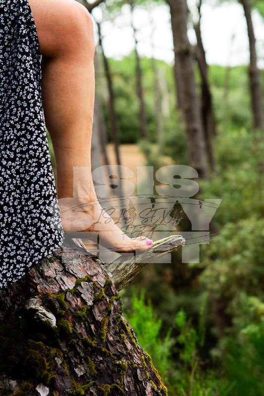isissexyfeet_forest_36